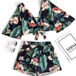 Floral Cropped Top/Lace Trim High Waisted Shorts